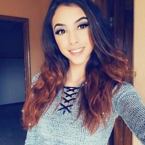 Meet your Posher, Alexis